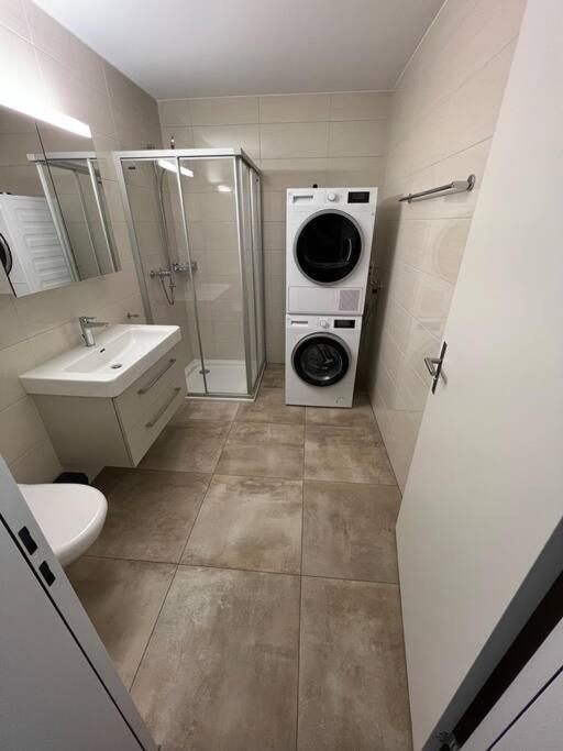 Brand New Apartment Surrounded By Nature Schattdorf Esterno foto